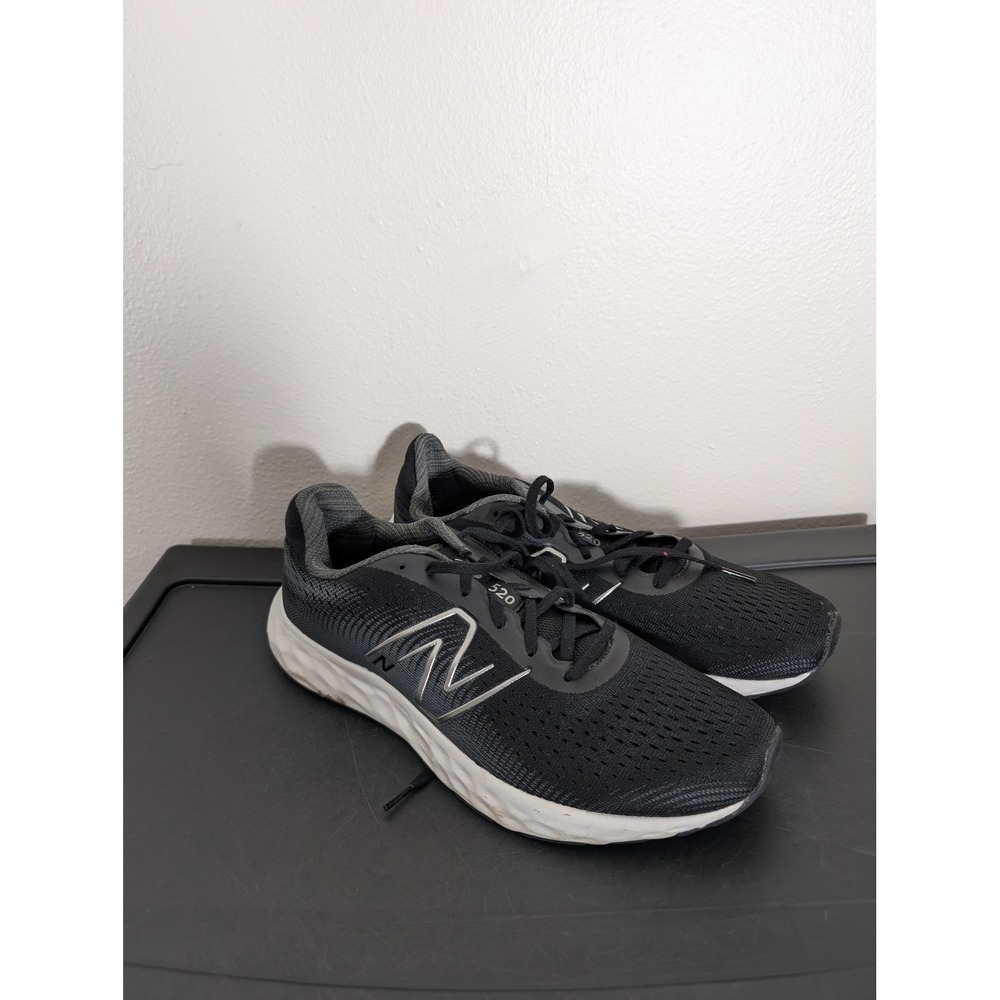 New Balance 520 v8 Mens 10.5 Running Trail Gym Shoes Black White M520LB8
